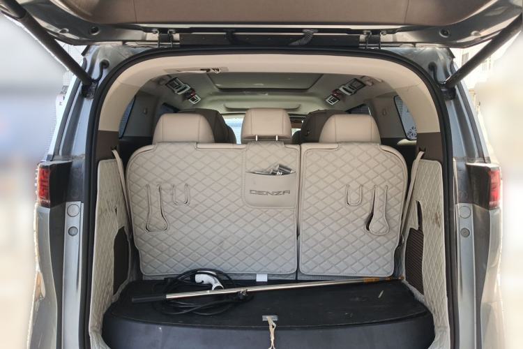Used Denza D9 2022 DM-i 1040 Prestige Model Trunk