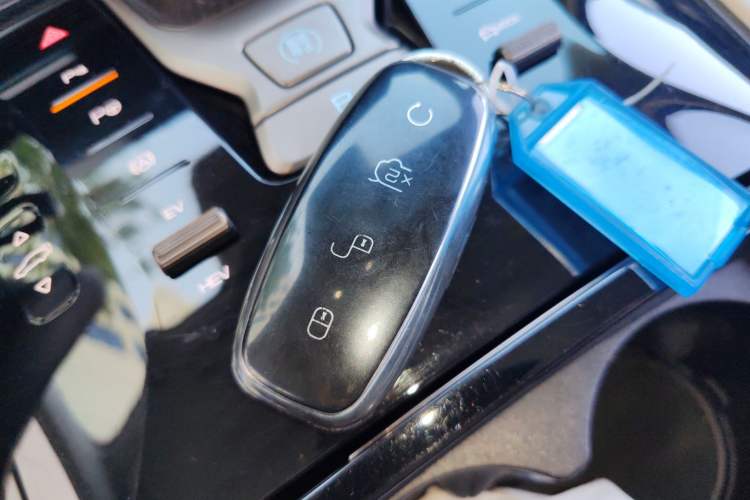 Used Denza D9 2022 DM-i 970 Four-Wheel Drive Flagship Model Vehicle Key