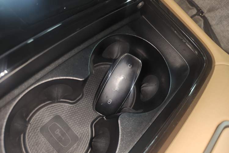 Used Denza D9 2022 DM-i 970 Four-Wheel Drive Flagship Model Vehicle Key