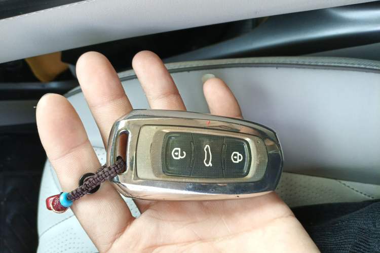 Used Denza D9 2022 DM-i 1040 Prestige Model Vehicle Key