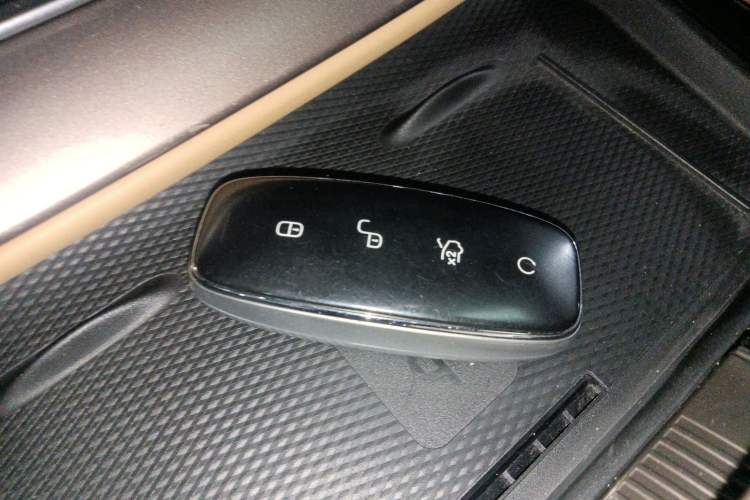 Used Denza D9 2022 DM-i 970 Four-Wheel Drive Flagship Model Vehicle Key