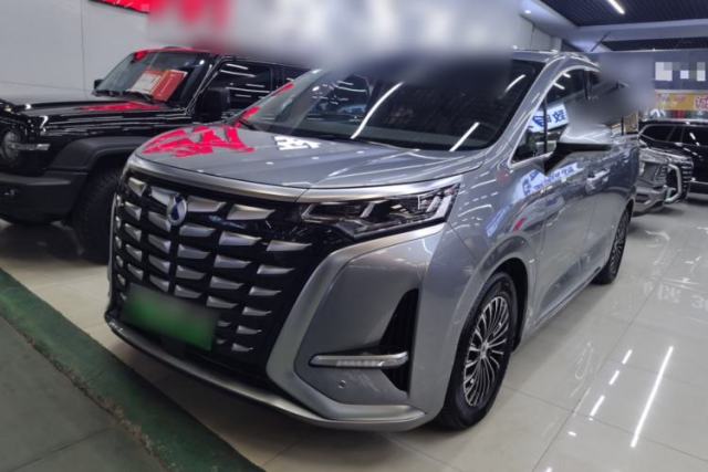 Used Denza D9 2022 DM-i 1040 Prestige Model