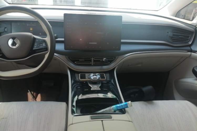 Used Denza D9 2022 DM-i 970 Four-Wheel Drive Flagship Model Audio And AC Panel
