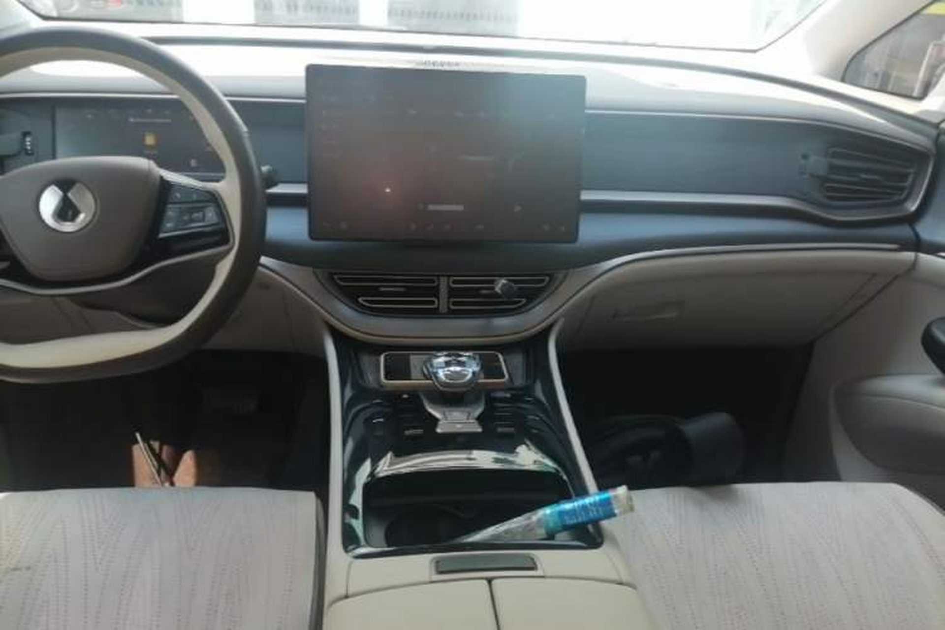 Used Denza D9 2022 DM-i 970 Four-Wheel Drive Flagship Model Audio And AC Panel