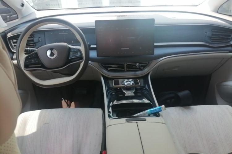 Used Denza D9 2022 DM-i 970 Four-Wheel Drive Flagship Model Center Console