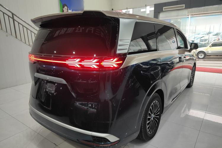 Used Denza D9 2022 DM-i 970 Four-Wheel Drive Flagship Model Exterior 5