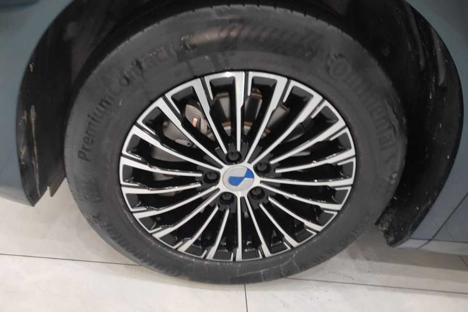 Used Denza D9 2022 DM-i 970 Four-Wheel Drive Flagship Model Exterior 7