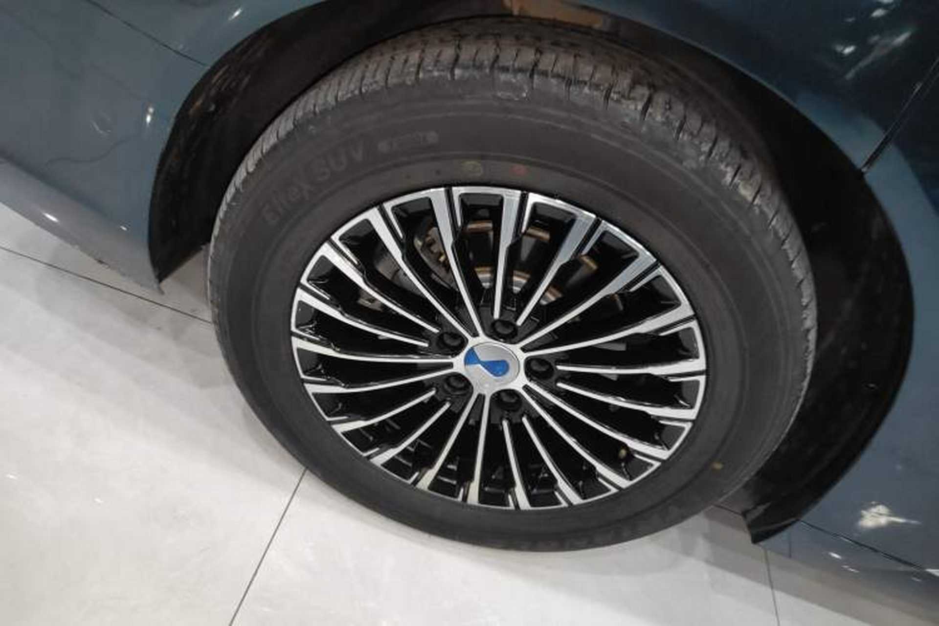 Used Denza D9 2022 DM-i 970 Four-Wheel Drive Flagship Model Exterior 8