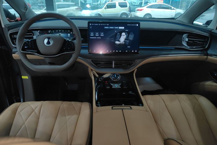 Used Denza D9 2022 DM-i 970 Four-Wheel Drive Flagship Model Interior 2