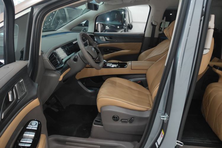 Used Denza D9 2022 DM-i 970 Four-Wheel Drive Flagship Model Left Front Seat