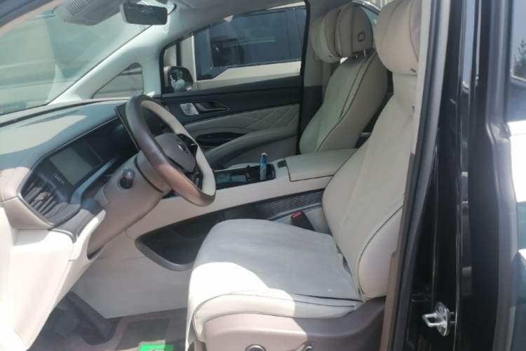 Used Denza D9 2022 DM-i 970 Four-Wheel Drive Flagship Model Left Front Seat