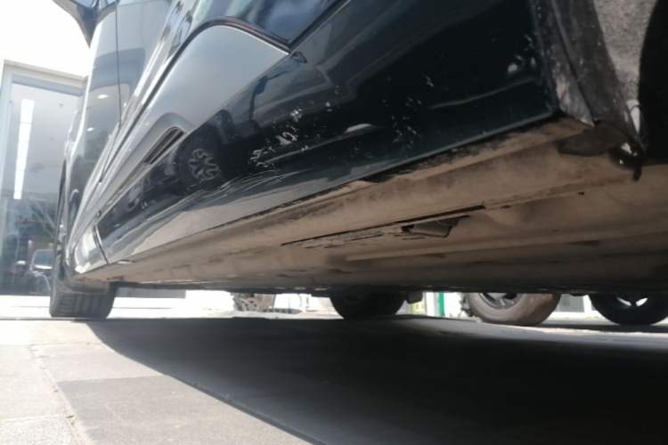 Used Denza D9 2022 DM-i 970 Four-Wheel Drive Flagship Model Left Side Sill