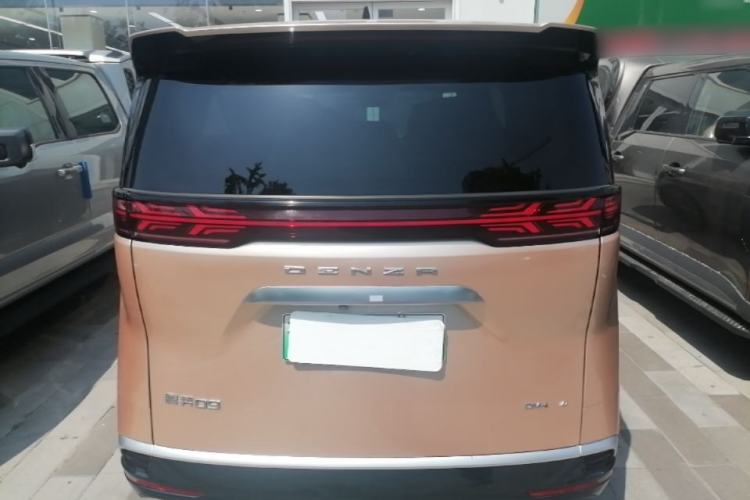 Used Denza D9 2022 DM-i 970 Four-Wheel Drive Flagship Model Rear