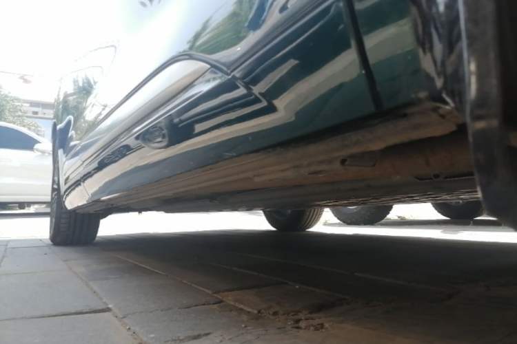 Used Denza D9 2022 DM-i 970 Four-Wheel Drive Flagship Model Right Side Sill