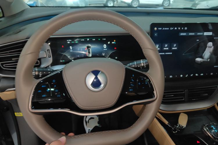 Used Denza D9 2022 DM-i 970 Four-Wheel Drive Flagship Model Steering Wheel
