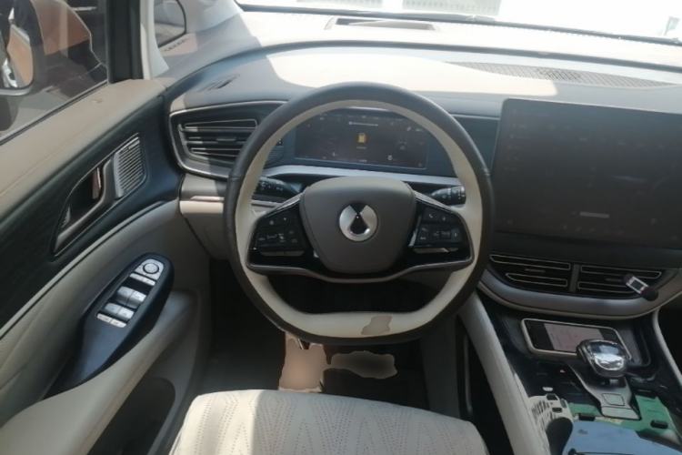 Used Denza D9 2022 DM-i 970 Four-Wheel Drive Flagship Model Steering Wheel