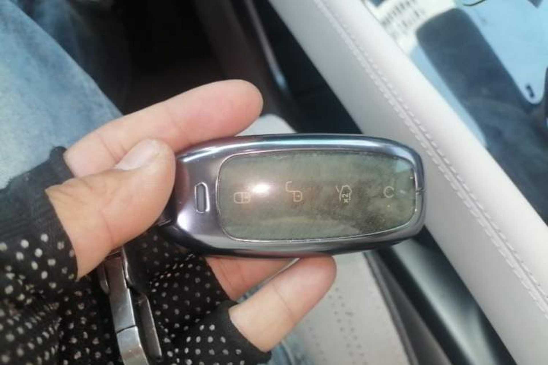 Used Denza D9 2022 DM-i 970 Four-Wheel Drive Flagship Model Vehicle Key