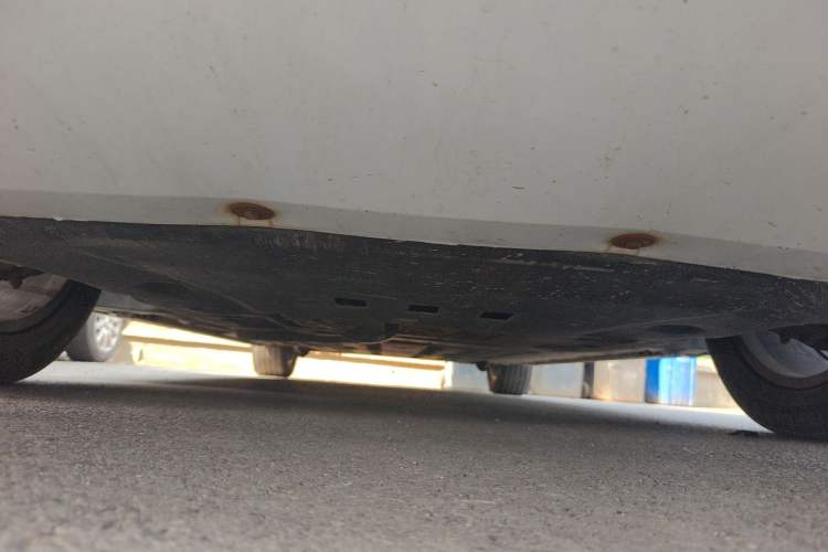 Used Denza D9 2022 DM-i 1040 Prestige Model Chassis Front