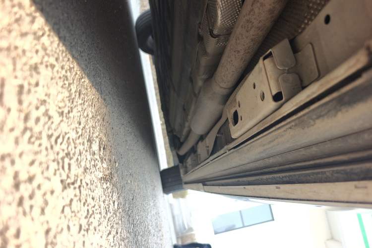 Used Denza D9 2022 DM-i 1040 Prestige Model Chassis Rear Right