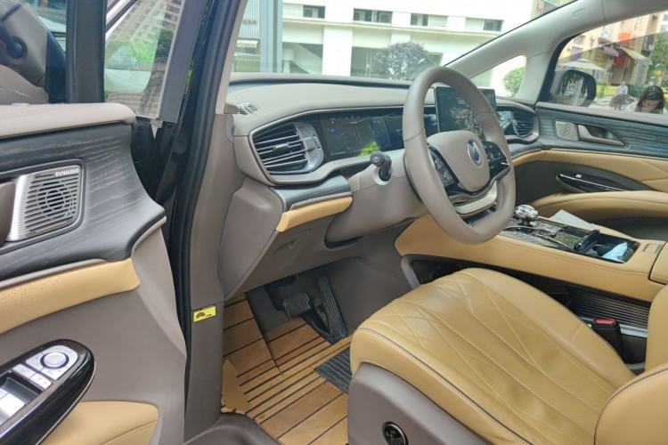 Used Denza D9 2022 DM-i 970 Four-Wheel Drive Prestige Model Driver Seat
