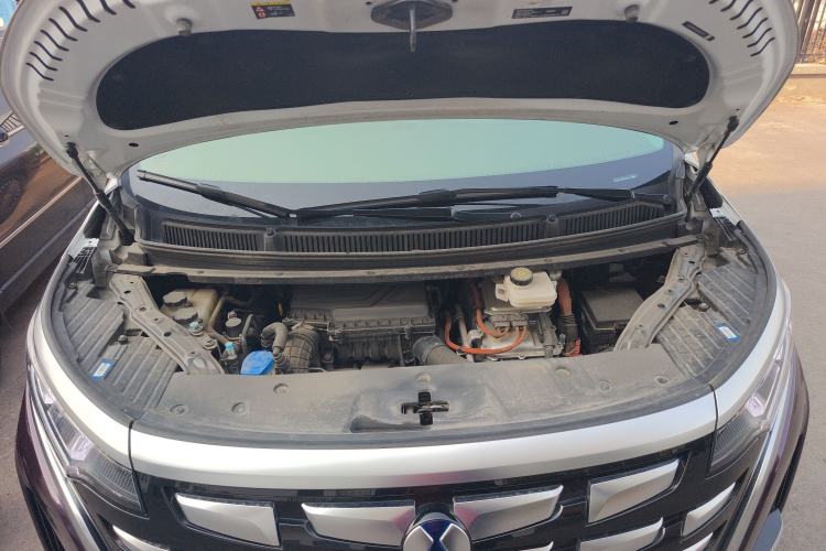 Used Denza D9 2022 DM-i 1040 Prestige Model Engine Bay