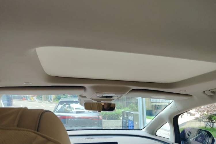 Used Denza D9 2022 DM-i 970 Four-Wheel Drive Prestige Model Headliner