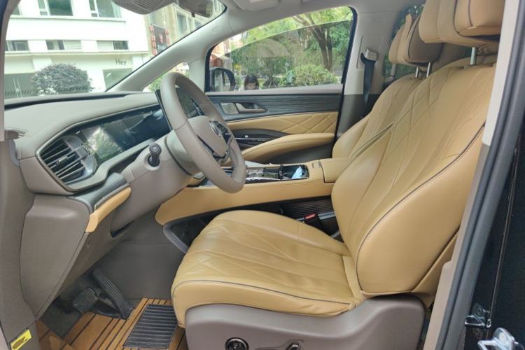 Used Denza D9 2022 DM-i 970 Four-Wheel Drive Prestige Model Left Front Seat