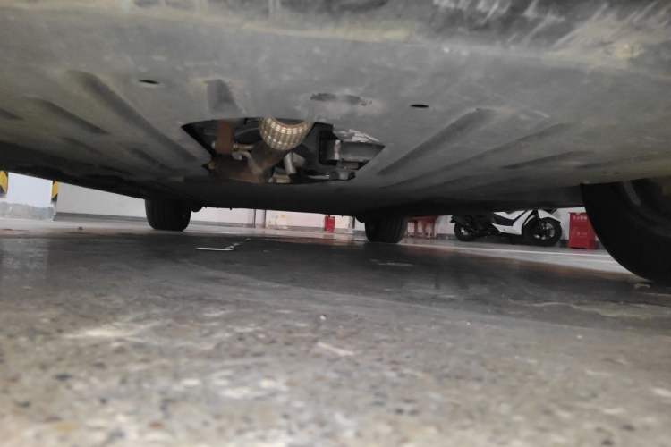 Used Denza D9 2022 DM-i 970 Four-Wheel Drive Flagship Model Chassis Front