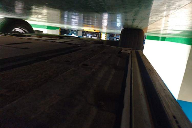 Used Denza D9 2022 DM-i 1040 Prestige Model Chassis Front Left