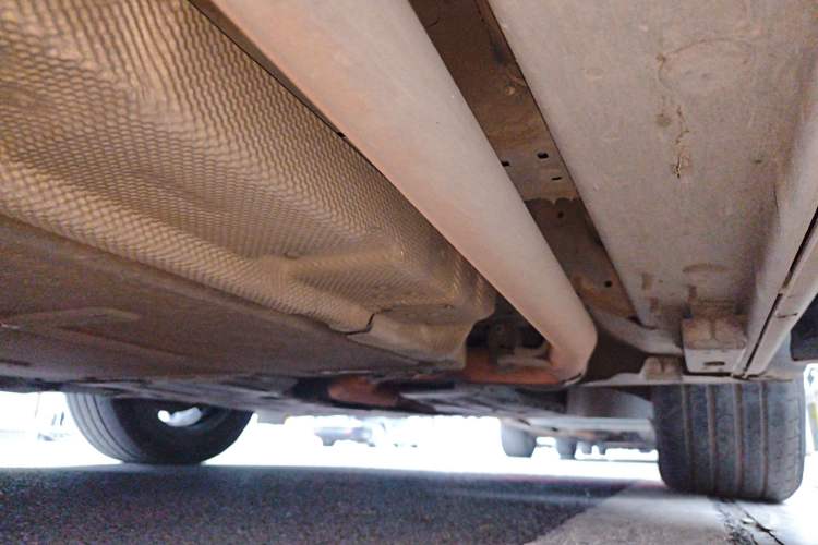 Used Denza D9 2022 DM-i 1040 Prestige Model Chassis Front Right
