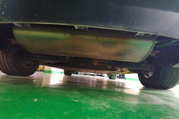 Used Denza D9 2022 DM-i 1040 Prestige Model Chassis Rear