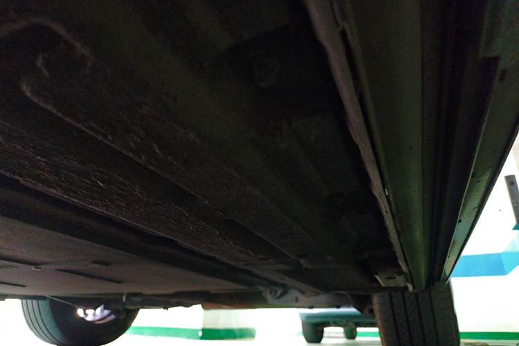 Used Denza D9 2022 DM-i 1040 Prestige Model Chassis Rear Left