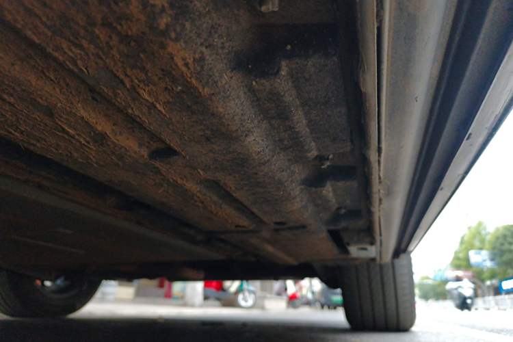 Used Denza D9 2022 DM-i 1040 Prestige Model Chassis Rear Left