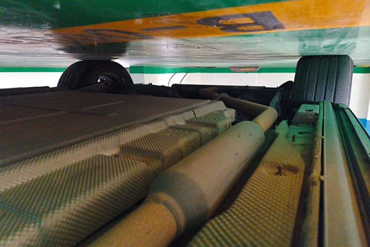 Used Denza D9 2022 DM-i 1040 Prestige Model Chassis Rear Right