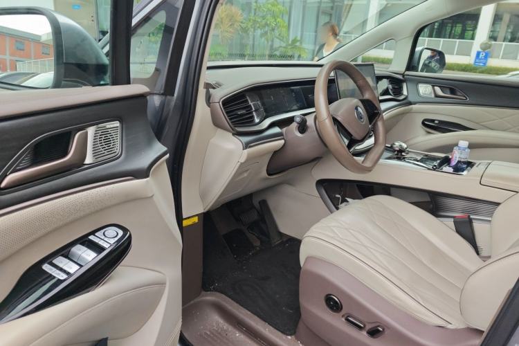 Used Denza D9 2022 DM-i 970 Four-Wheel Drive Prestige Model Driver Seat