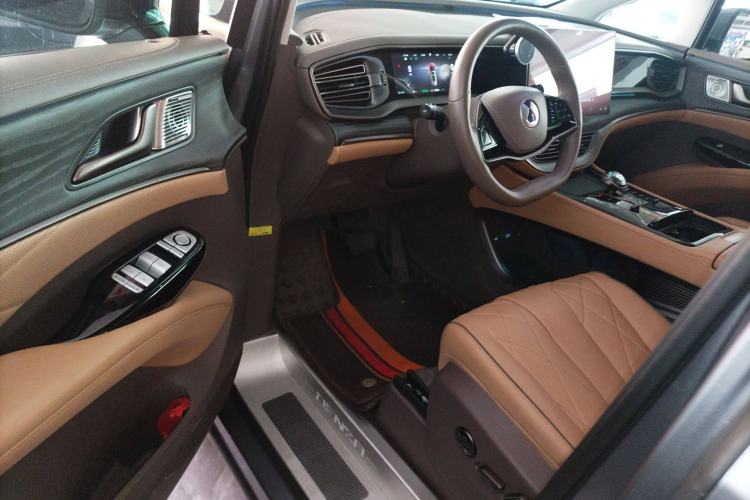 Used Denza D9 2022 DM-i 970 Four-Wheel Drive Flagship Model Driver Seat