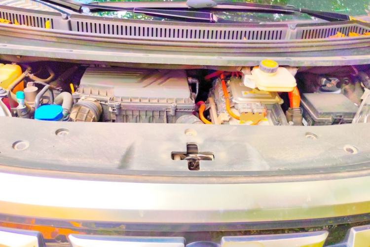 Used Denza D9 2022 DM-i 970 Four-Wheel Drive Flagship Model Engine Bay