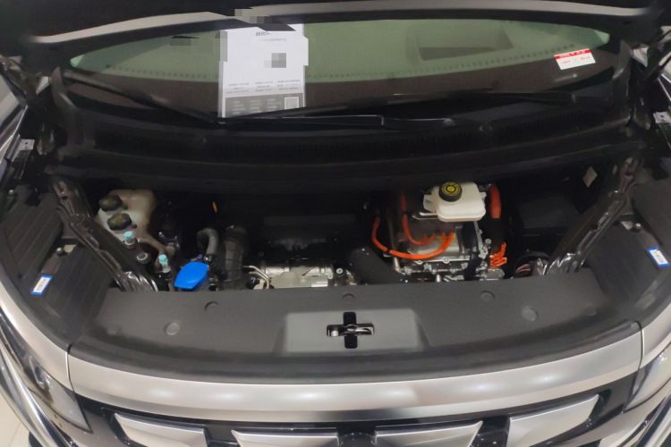 Used Denza D9 2022 DM-i 970 Four-Wheel Drive Flagship Model Engine Bay