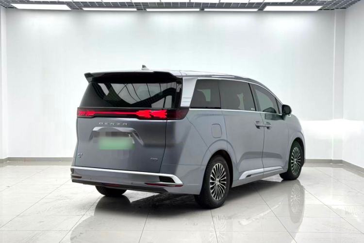 Used Denza D9 2022 DM-i 1040 Prestige Model Exterior 1