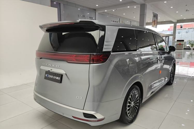 Used Denza D9 2022 DM-i 1040 Prestige Model Exterior 4