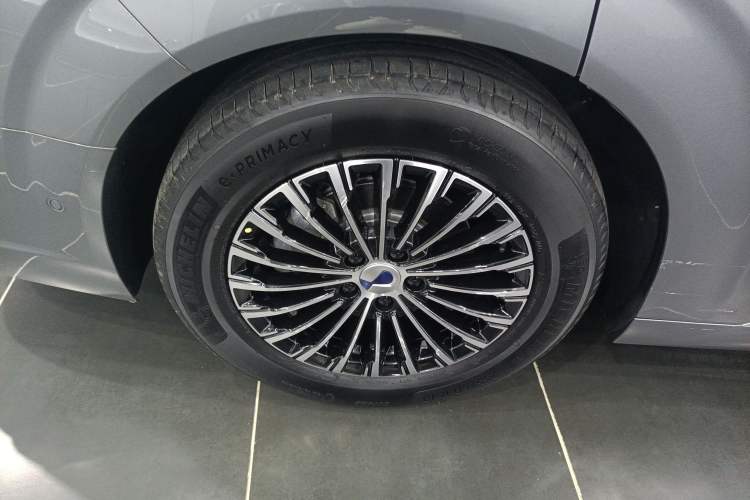 Used Denza D9 2022 DM-i 970 Four-Wheel Drive Flagship Model Exterior 8