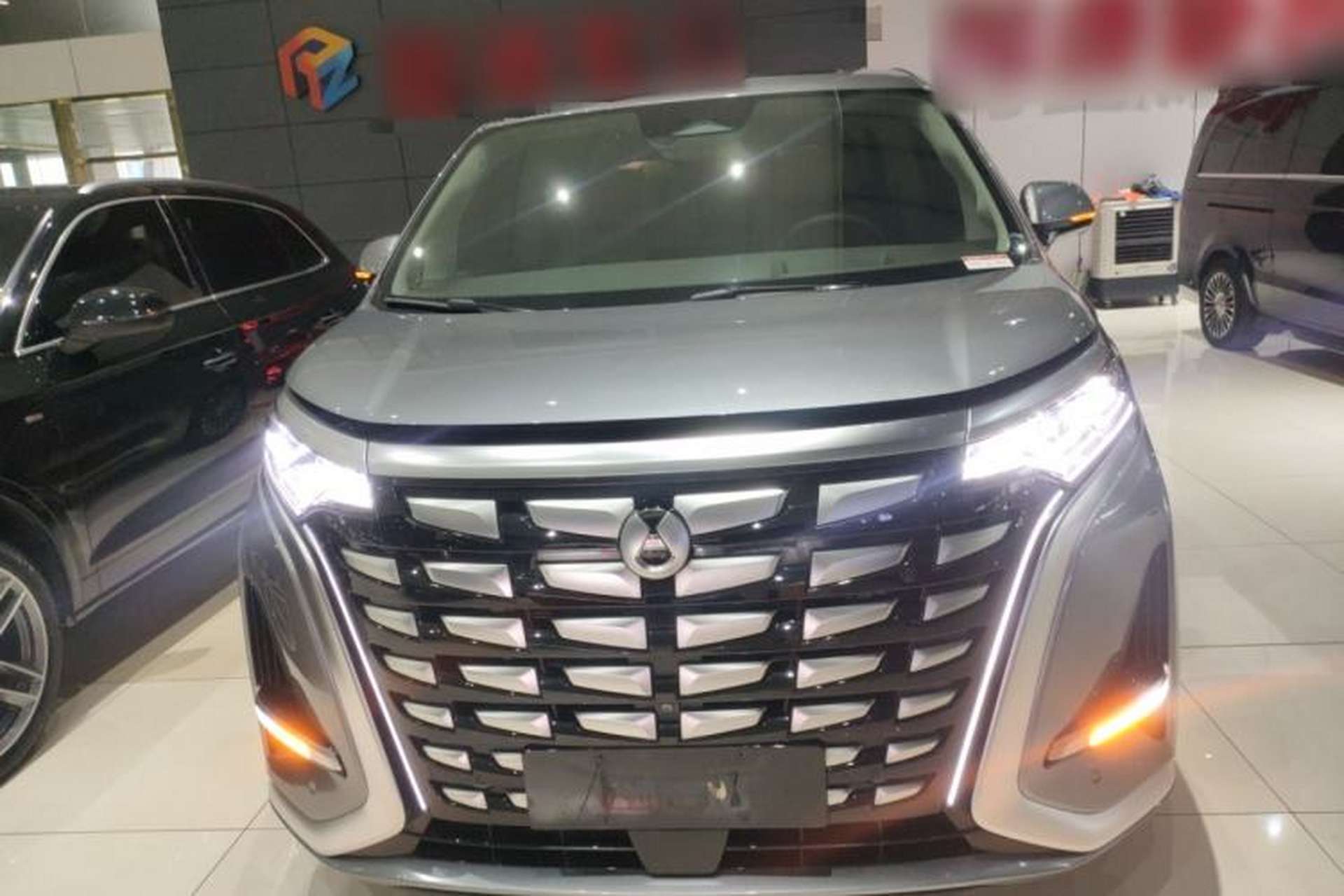 Used Denza D9 2022 DM-i 970 Four-Wheel Drive Flagship Model Front