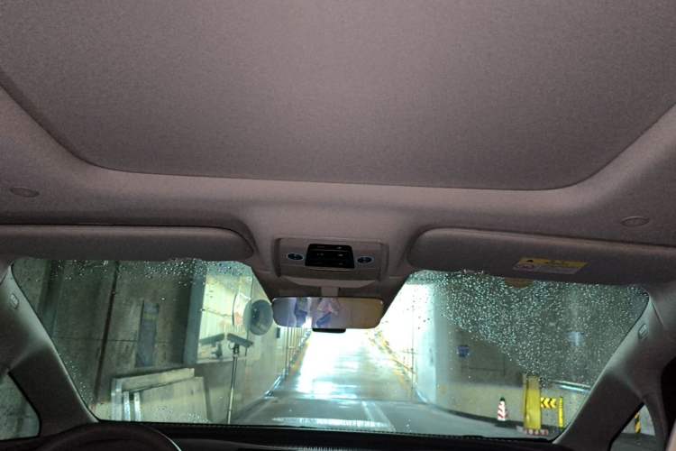 Used Denza D9 2022 DM-i 1040 Prestige Model Headliner