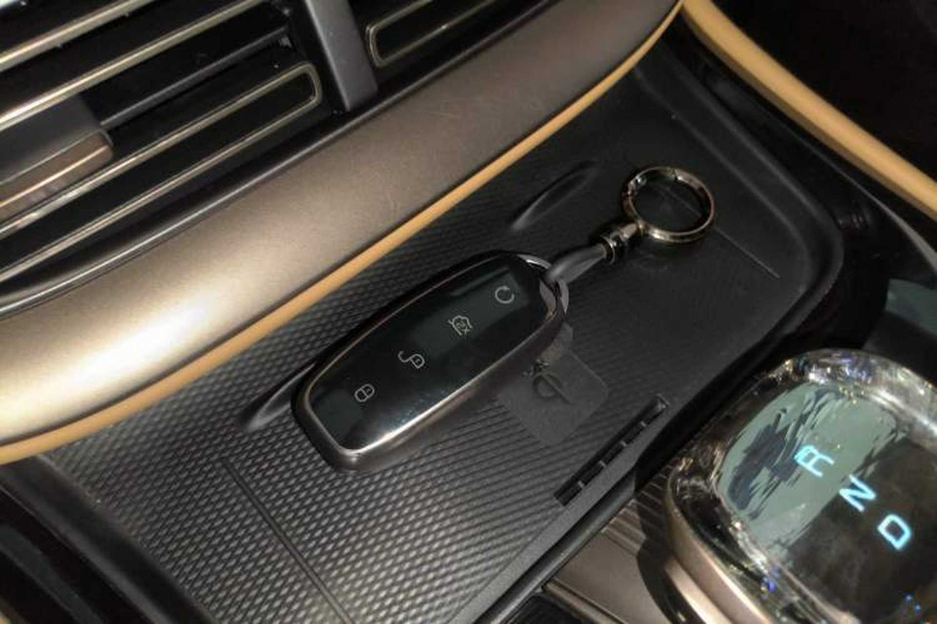 Used Denza D9 2022 EV 600 Four-Wheel Drive Prestige Model Interior 1