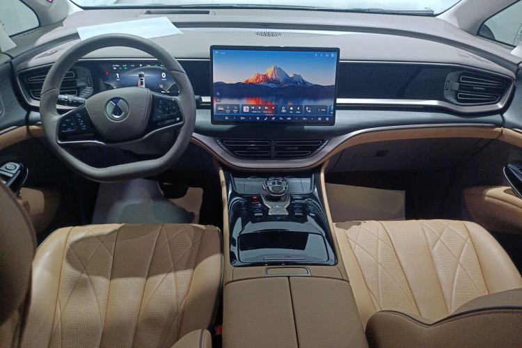 Used Denza D9 2022 DM-i 970 Four-Wheel Drive Flagship Model Interior 2