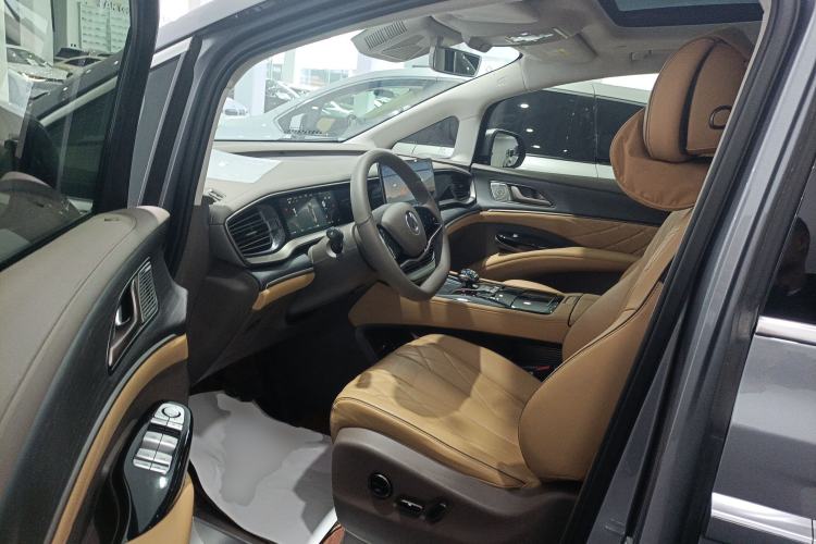 Used Denza D9 2022 DM-i 970 Four-Wheel Drive Flagship Model Interior 3