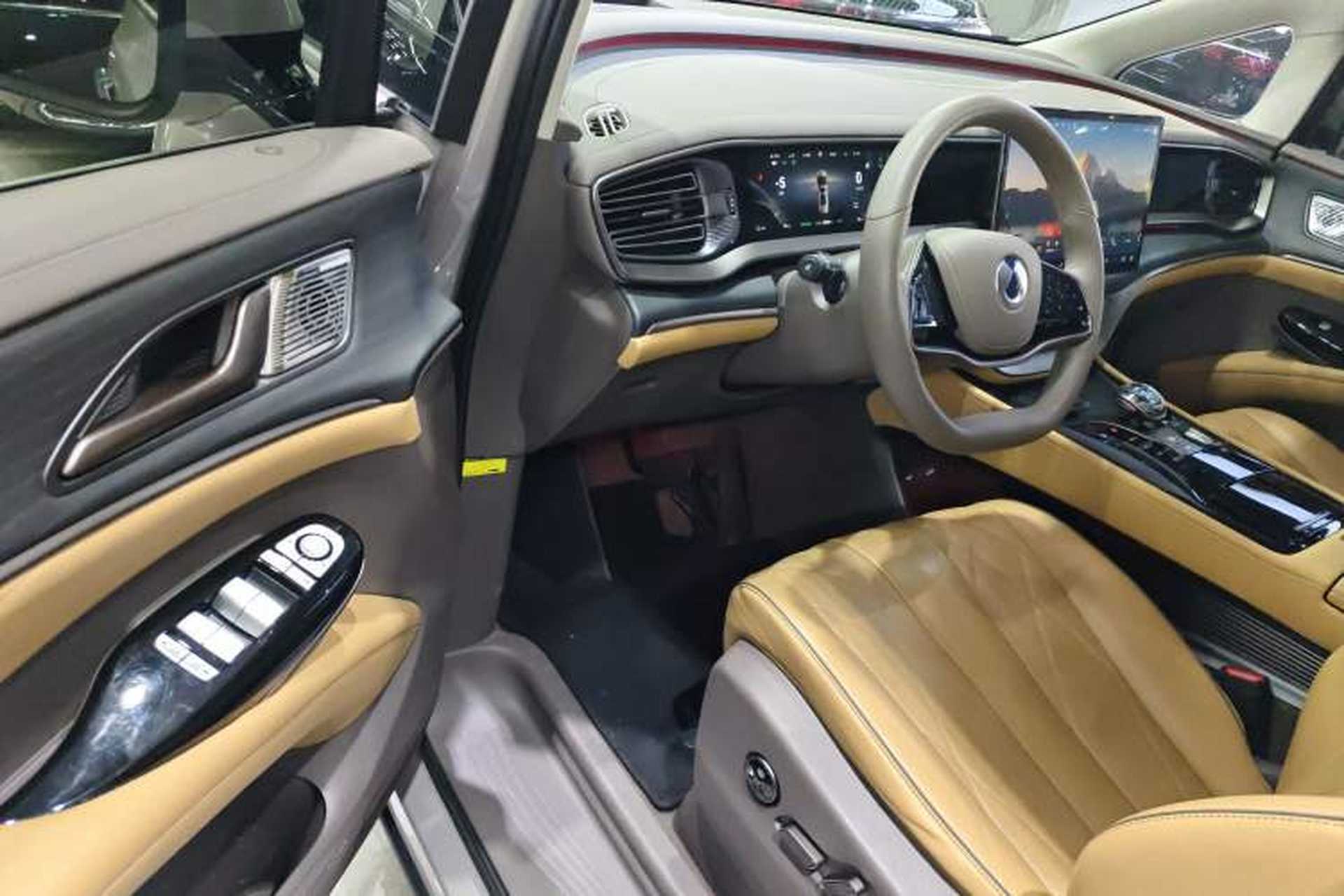 Used Denza D9 2022 DM-i 970 Four-Wheel Drive Flagship Model Interior 3