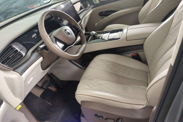 Used Denza D9 2022 DM-i 970 Four-Wheel Drive Flagship Model Left Front Seat