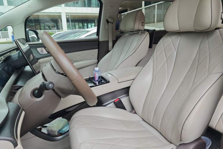 Used Denza D9 2022 DM-i 970 Four-Wheel Drive Prestige Model Left Front Seat
