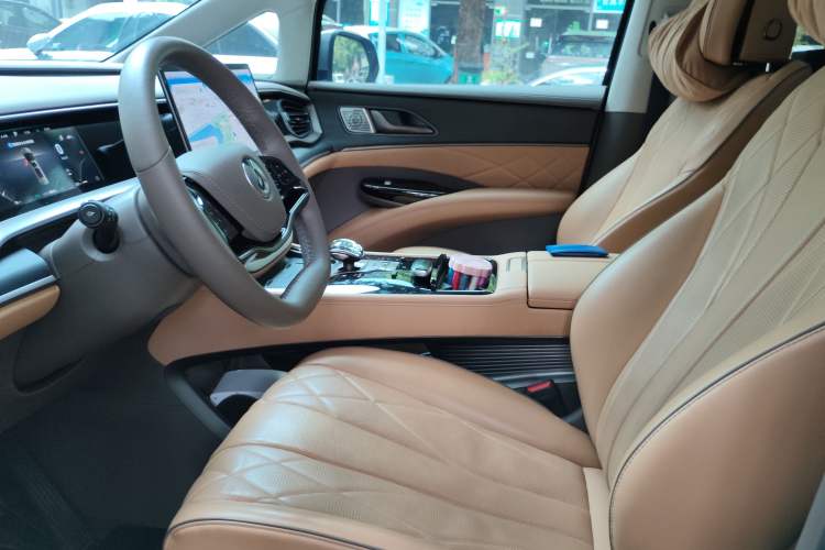 Used Denza D9 2022 DM-i 970 Four-Wheel Drive Flagship Model Left Front Seat